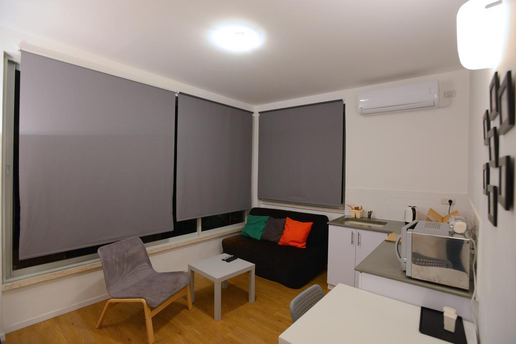 Arlozorov Bat Yam Beach Room photo